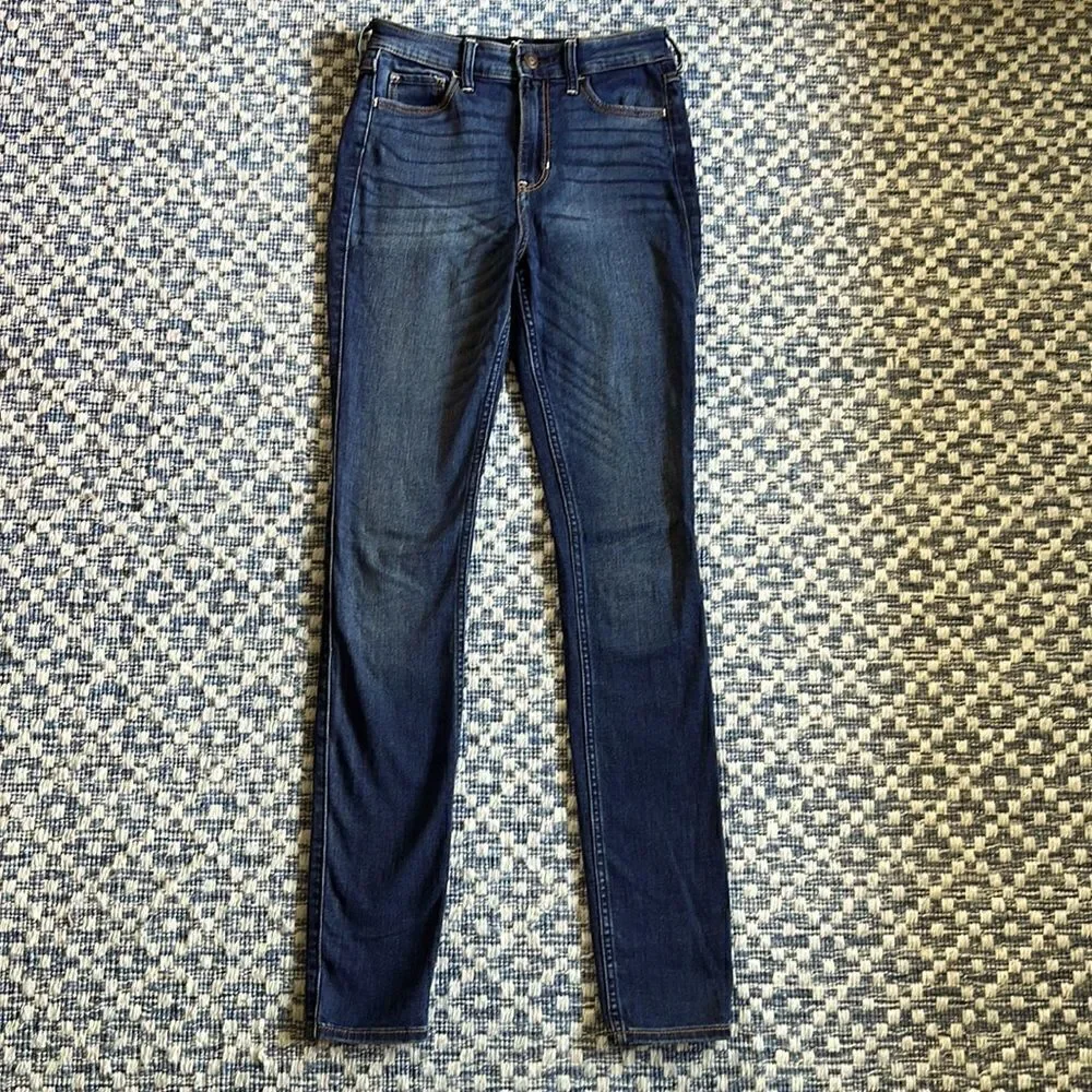 Hollister Women’s 24x30 Highrise Super Skinny Stretch Dark Washed Blue Jeans